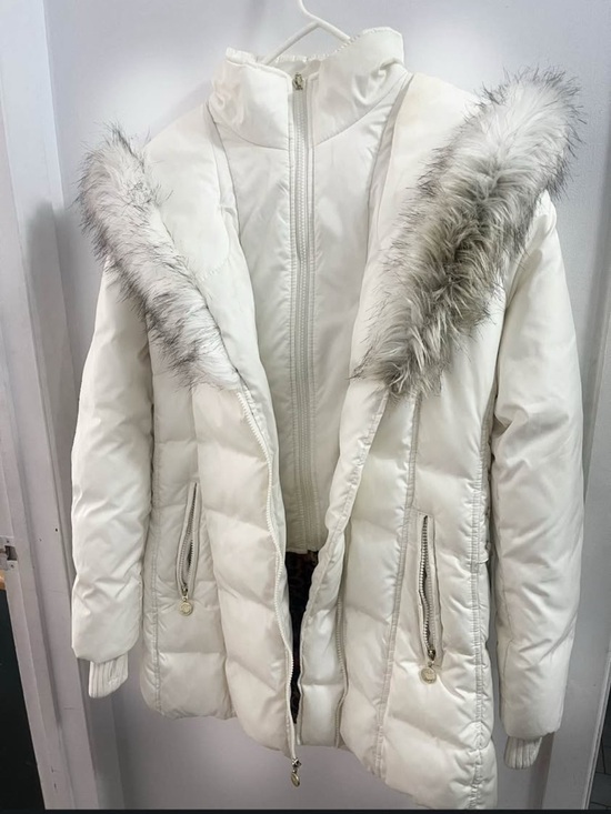 Betsey Johnson Other - Betsey Johnson White Faux-Fur Trim Puffer Coat